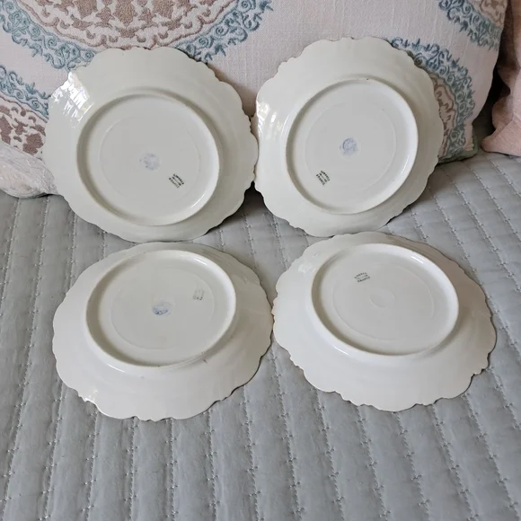 Antique 1880s Limoges French Porcelain Dessert Set of 4 Plates in Floral Motif - Picture 4 of 10